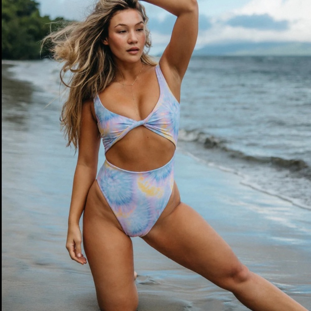 NWT Skatie Chloe Tavarua One Piece